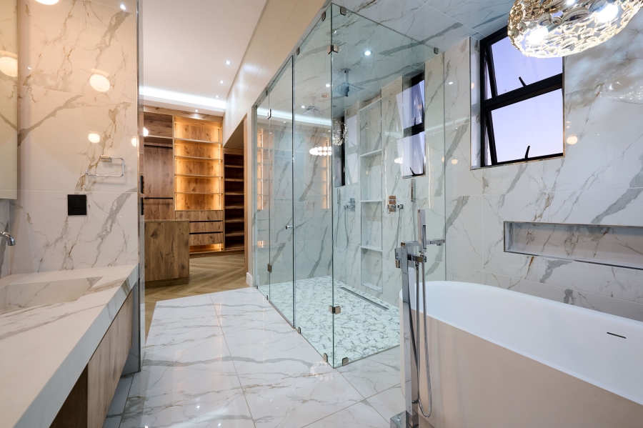 5 Bedroom Property for Sale in Waterfall Country Estate Gauteng