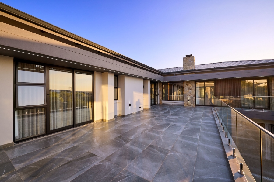 5 Bedroom Property for Sale in Waterfall Country Estate Gauteng
