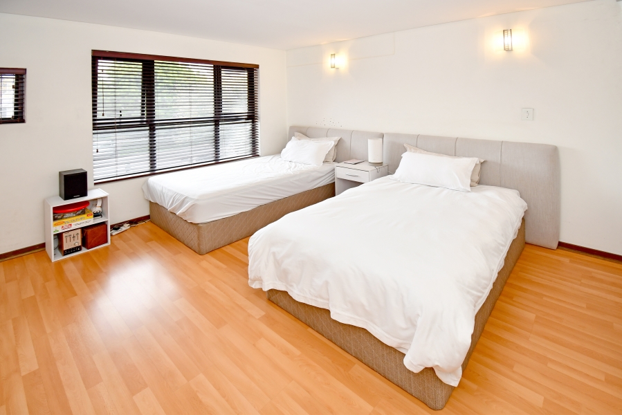 2 Bedroom Property for Sale in Atholl Gauteng