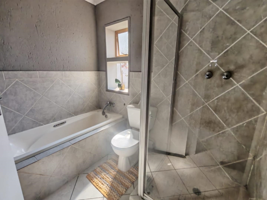 2 Bedroom Property for Sale in Winchester Hills Gauteng