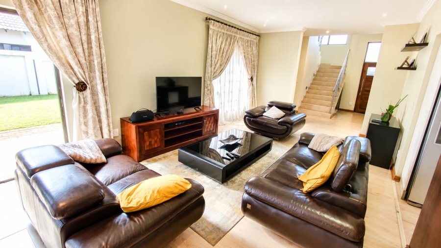 4 Bedroom Property for Sale in Heuwelsig Estate Gauteng