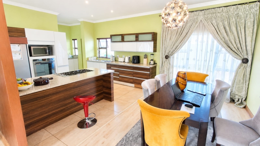 4 Bedroom Property for Sale in Heuwelsig Estate Gauteng