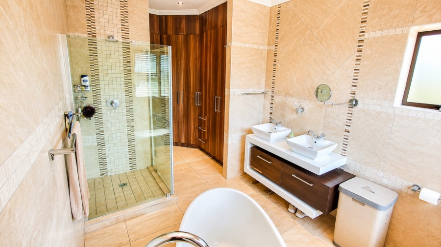 4 Bedroom Property for Sale in Heuwelsig Estate Gauteng