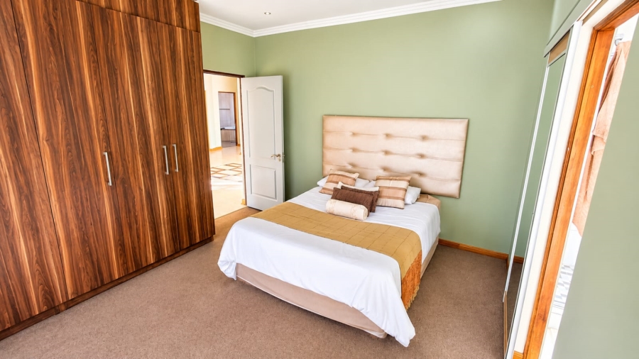 4 Bedroom Property for Sale in Heuwelsig Estate Gauteng