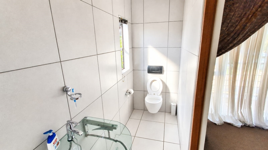 4 Bedroom Property for Sale in Heuwelsig Estate Gauteng