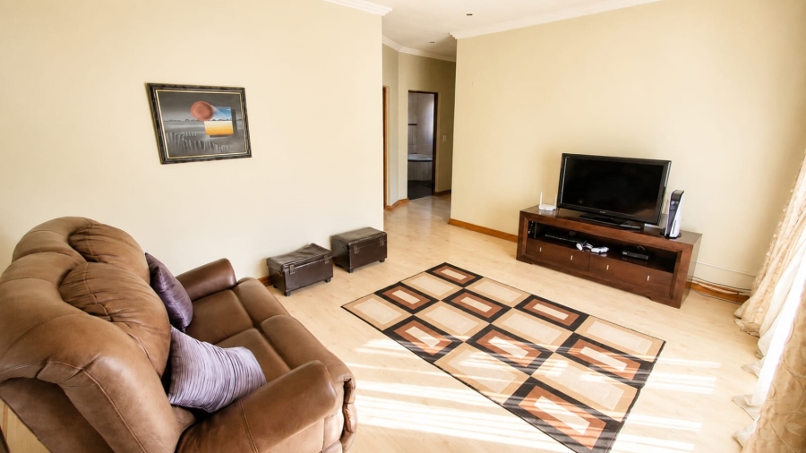 4 Bedroom Property for Sale in Heuwelsig Estate Gauteng
