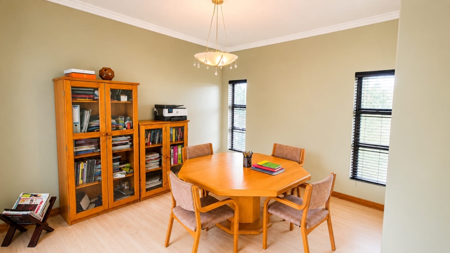 4 Bedroom Property for Sale in Heuwelsig Estate Gauteng