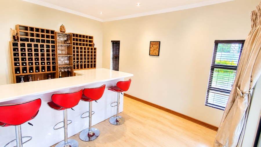 4 Bedroom Property for Sale in Heuwelsig Estate Gauteng