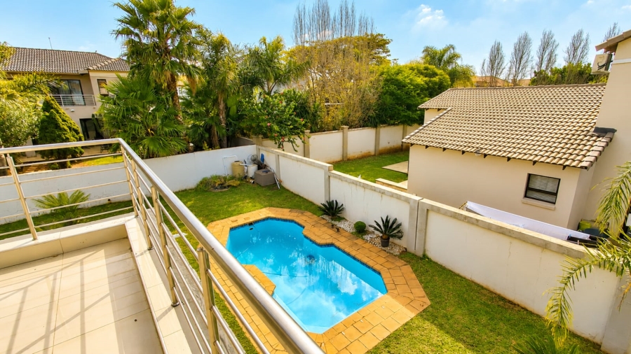 4 Bedroom Property for Sale in Heuwelsig Estate Gauteng