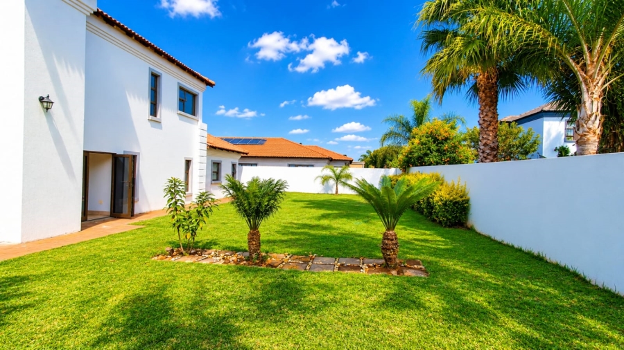4 Bedroom Property for Sale in Heuwelsig Estate Gauteng