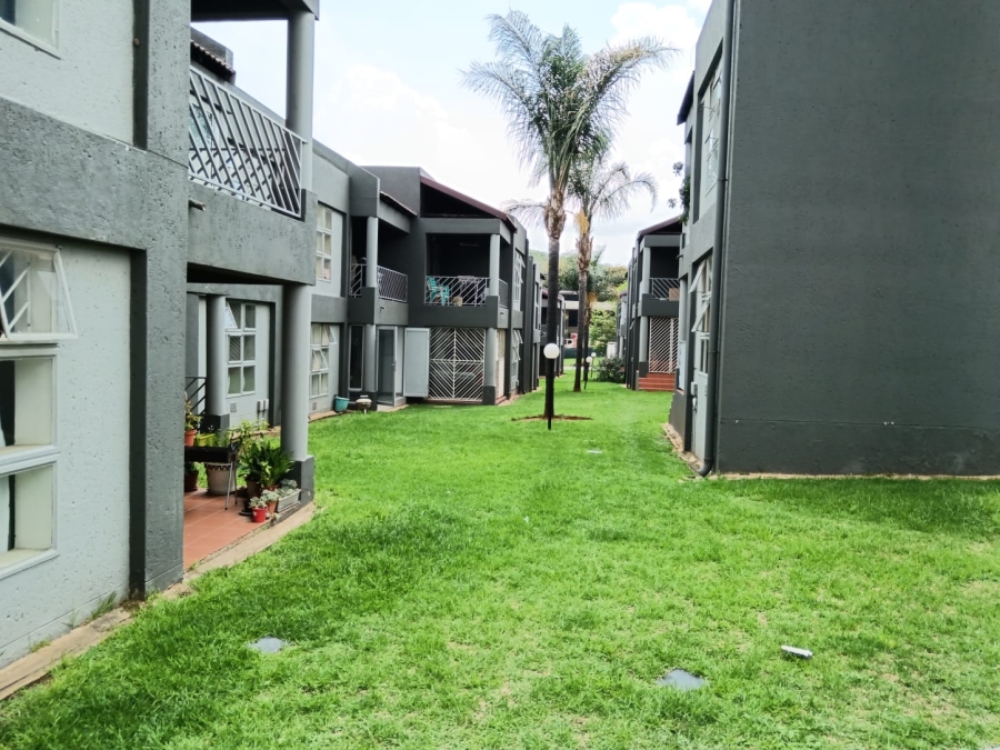 2 Bedroom Property for Sale in Mulbarton Gauteng