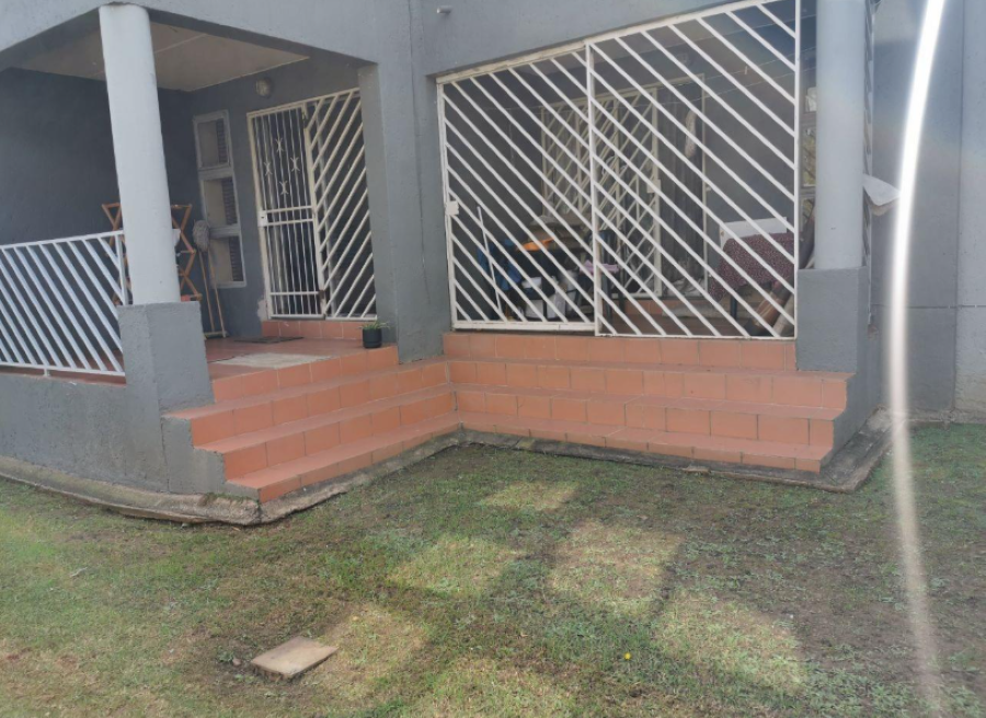 2 Bedroom Property for Sale in Mulbarton Gauteng