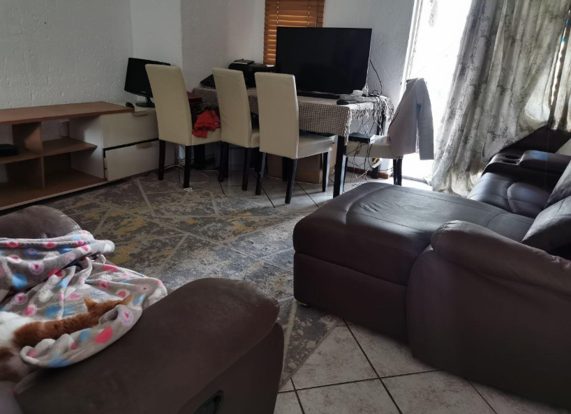 2 Bedroom Property for Sale in Mulbarton Gauteng
