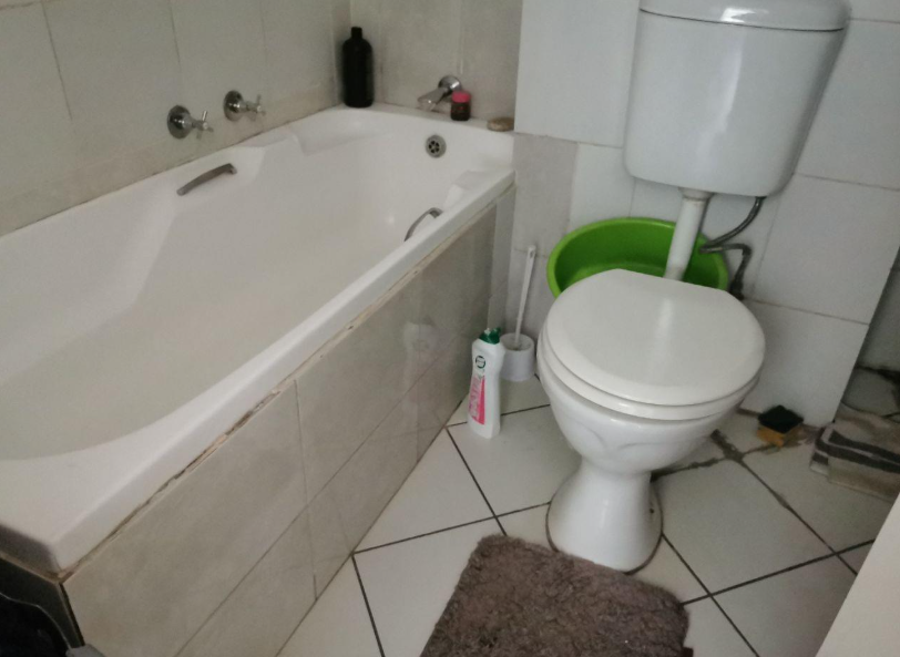 2 Bedroom Property for Sale in Mulbarton Gauteng