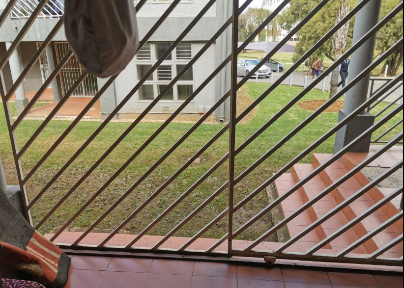 2 Bedroom Property for Sale in Mulbarton Gauteng