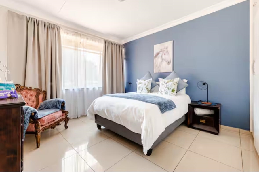 5 Bedroom Property for Sale in Denneoord Gauteng