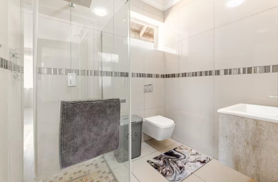 5 Bedroom Property for Sale in Denneoord Gauteng