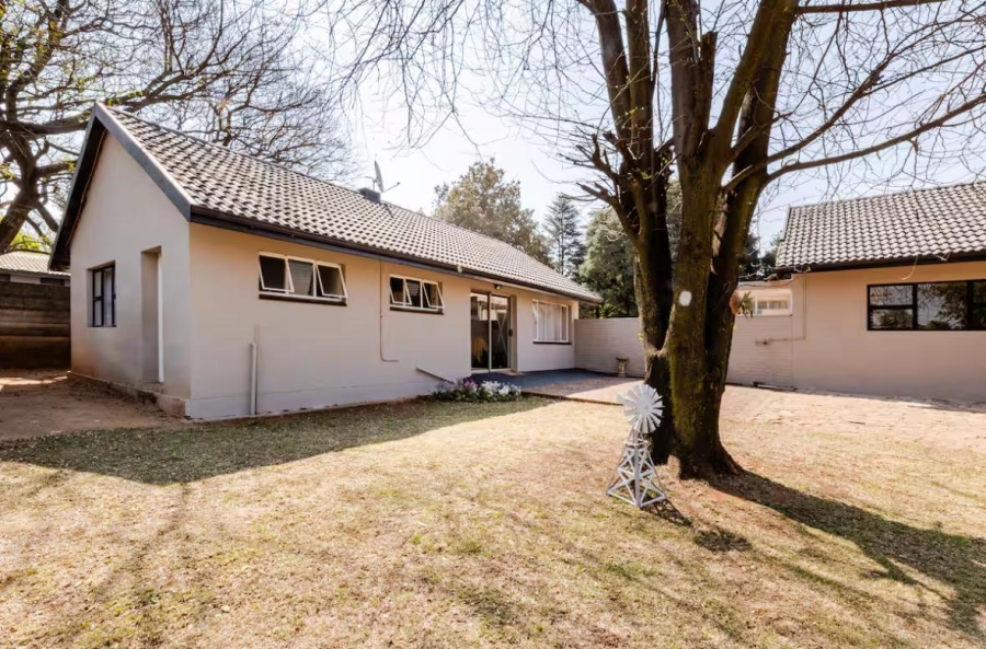 5 Bedroom Property for Sale in Denneoord Gauteng