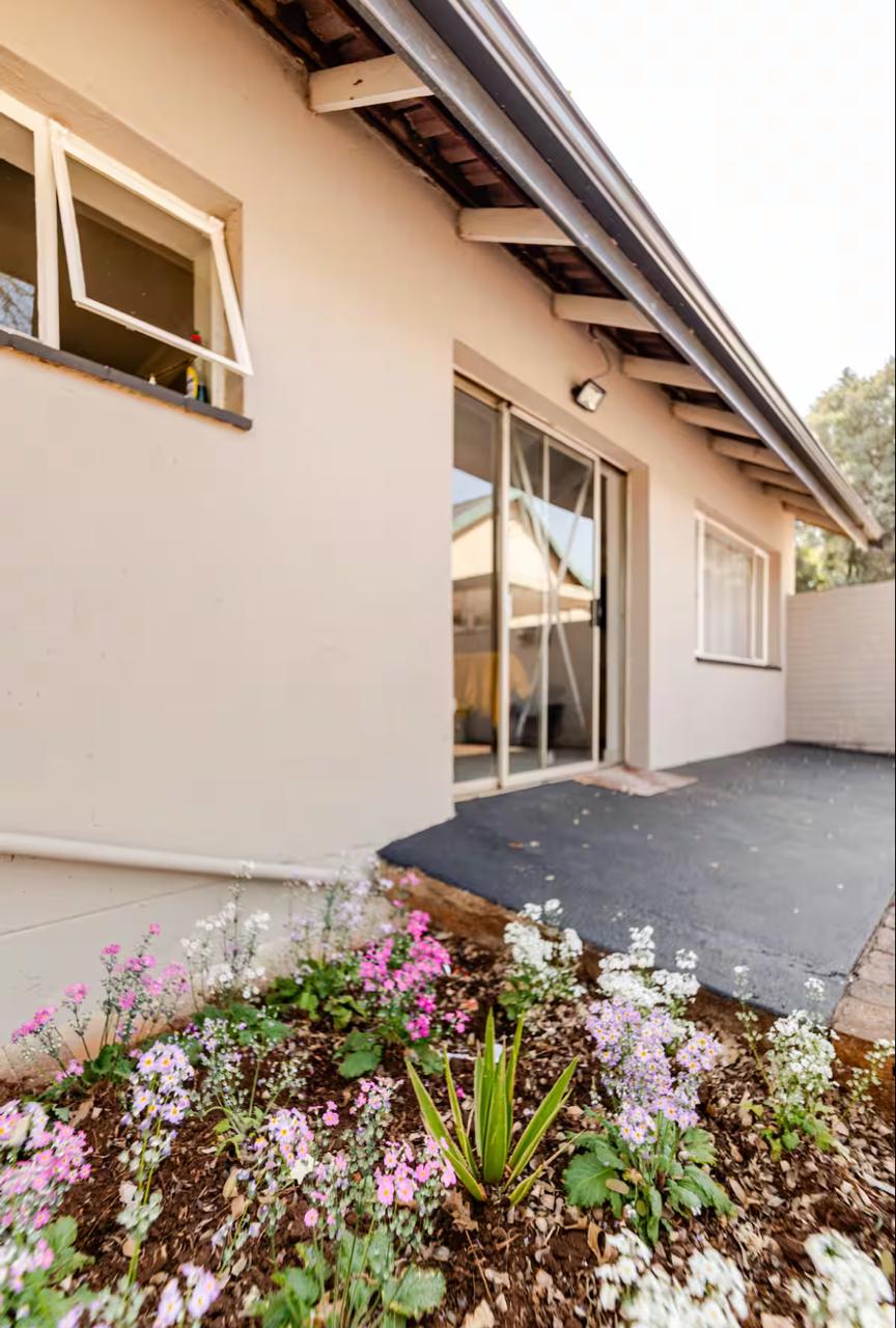 5 Bedroom Property for Sale in Denneoord Gauteng
