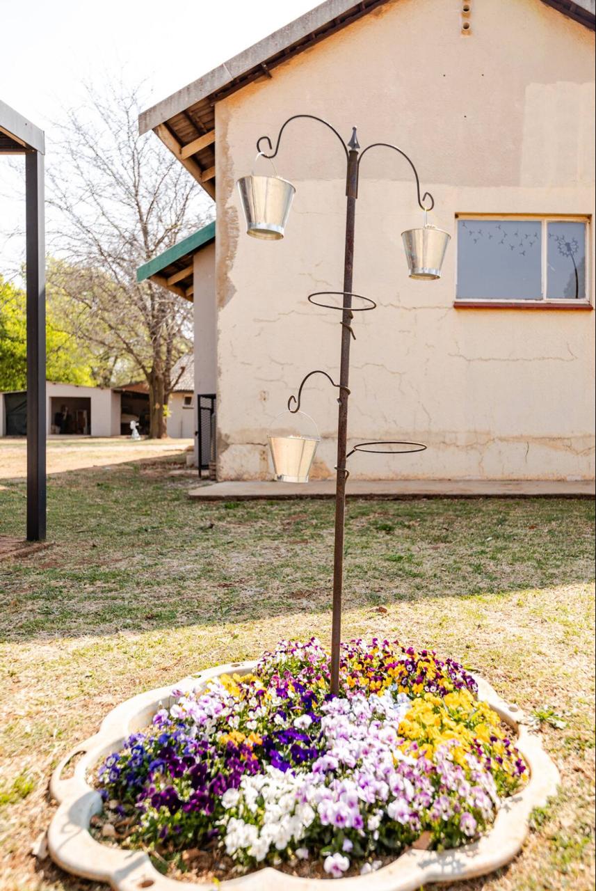 5 Bedroom Property for Sale in Denneoord Gauteng
