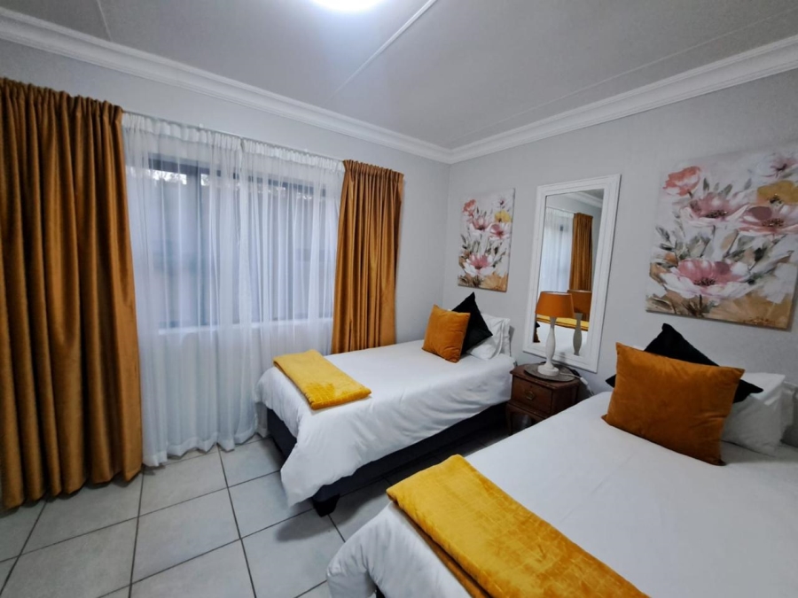 5 Bedroom Property for Sale in Denneoord Gauteng