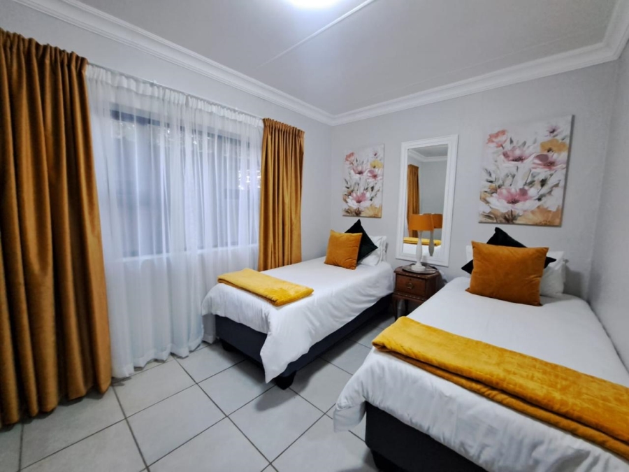 5 Bedroom Property for Sale in Denneoord Gauteng