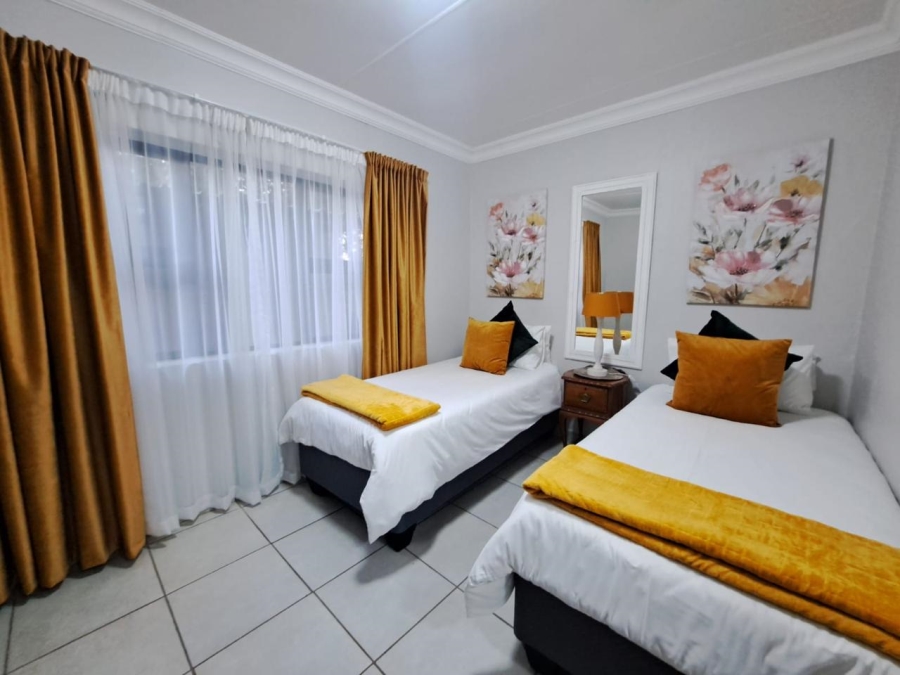5 Bedroom Property for Sale in Denneoord Gauteng
