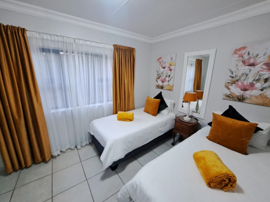 5 Bedroom Property for Sale in Denneoord Gauteng