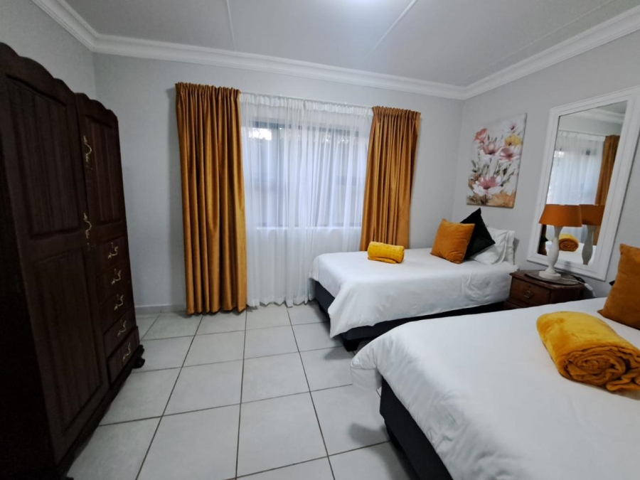 5 Bedroom Property for Sale in Denneoord Gauteng