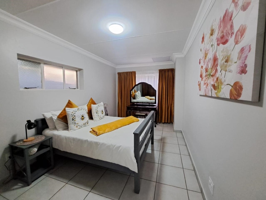 5 Bedroom Property for Sale in Denneoord Gauteng