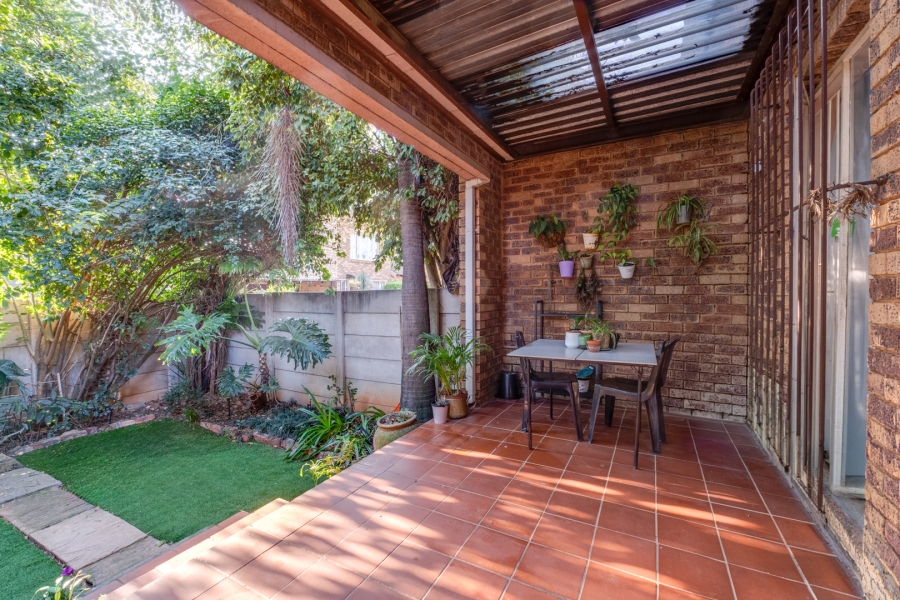 2 Bedroom Property for Sale in Allens Nek Gauteng
