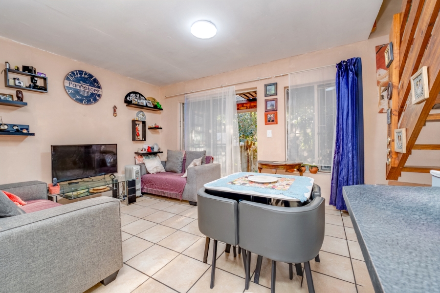 2 Bedroom Property for Sale in Allens Nek Gauteng