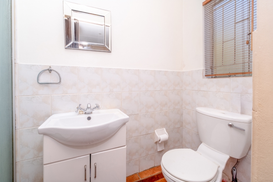 2 Bedroom Property for Sale in Allens Nek Gauteng
