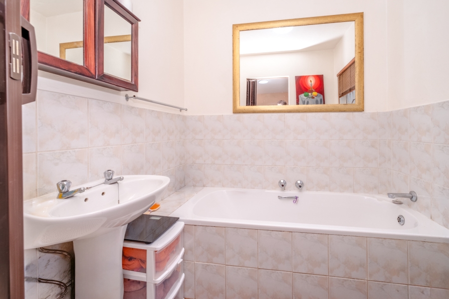 2 Bedroom Property for Sale in Allens Nek Gauteng