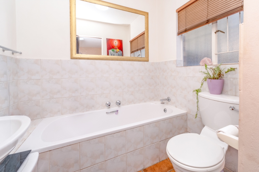 2 Bedroom Property for Sale in Allens Nek Gauteng