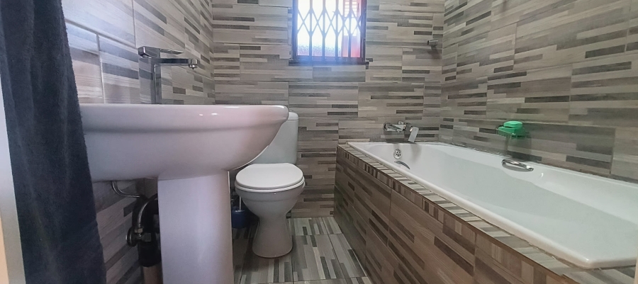 2 Bedroom Property for Sale in Sol Plaatjie Gauteng