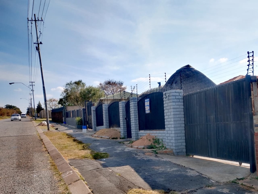 To Let 3 Bedroom Property for Rent in South Hills Gauteng