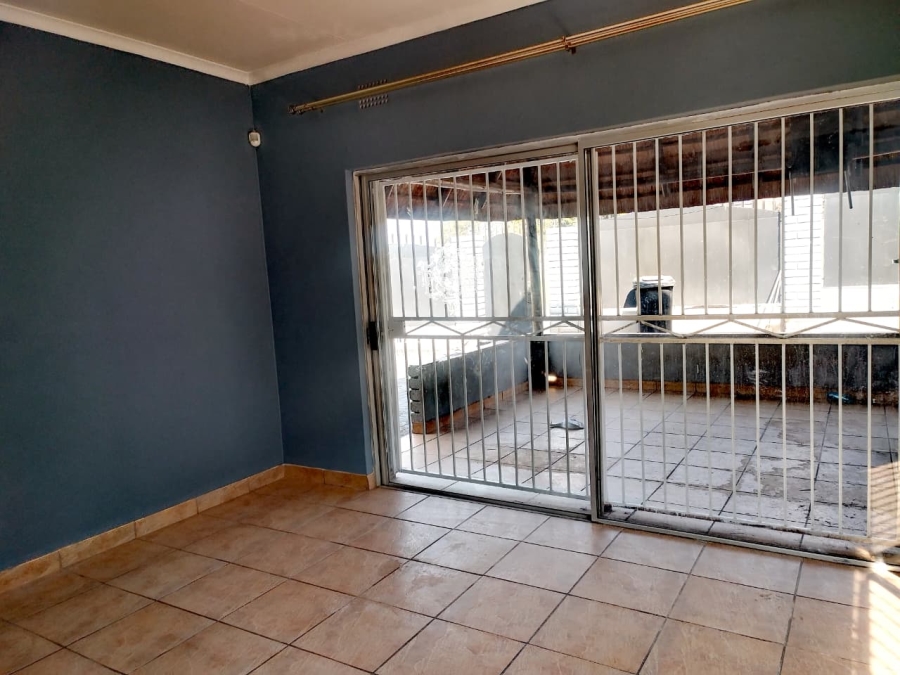 To Let 3 Bedroom Property for Rent in South Hills Gauteng