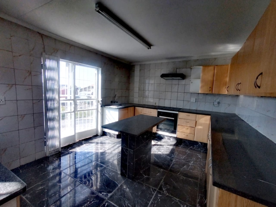To Let 3 Bedroom Property for Rent in South Hills Gauteng