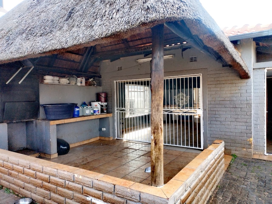 To Let 3 Bedroom Property for Rent in South Hills Gauteng