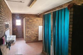 To Let Commercial Property for Rent in Daggafontein Gauteng