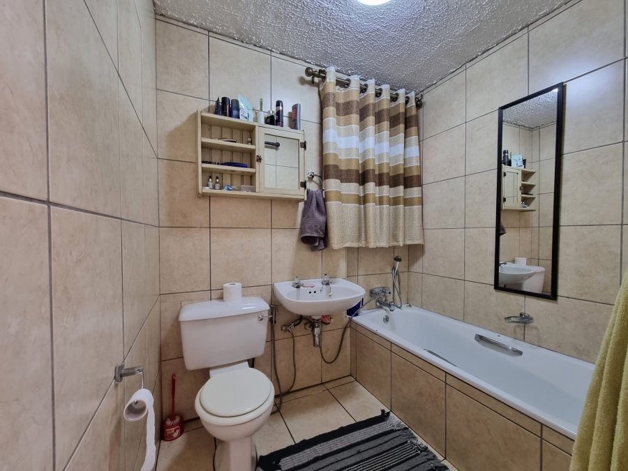 To Let 2 Bedroom Property for Rent in Silverton Gauteng