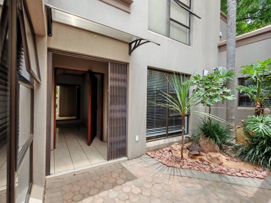 4 Bedroom Property for Sale in Three Rivers Proper Gauteng