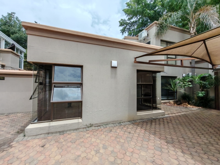 4 Bedroom Property for Sale in Three Rivers Proper Gauteng