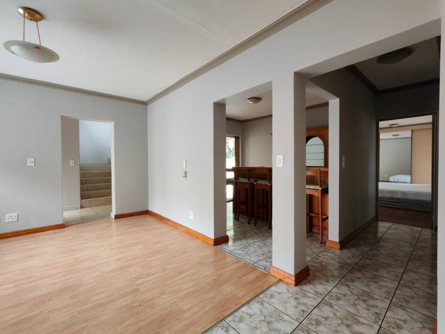 4 Bedroom Property for Sale in Three Rivers Proper Gauteng
