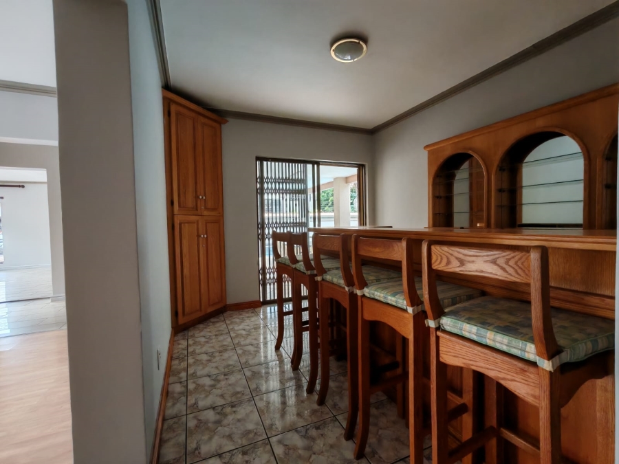 4 Bedroom Property for Sale in Three Rivers Proper Gauteng