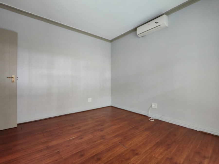 4 Bedroom Property for Sale in Three Rivers Proper Gauteng