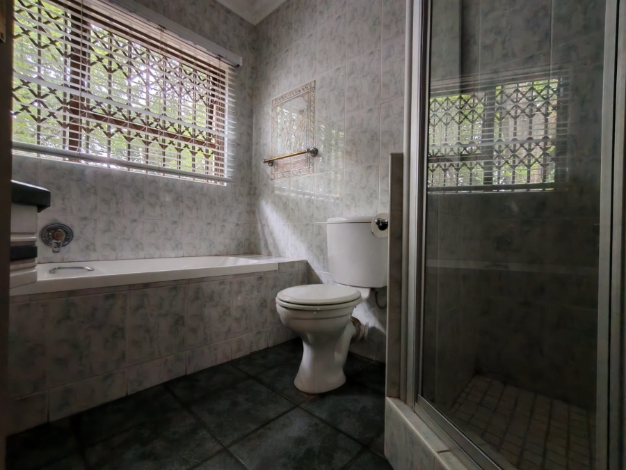 4 Bedroom Property for Sale in Three Rivers Proper Gauteng