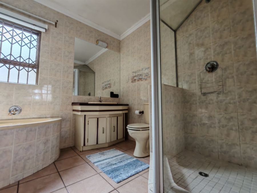 4 Bedroom Property for Sale in Three Rivers Proper Gauteng