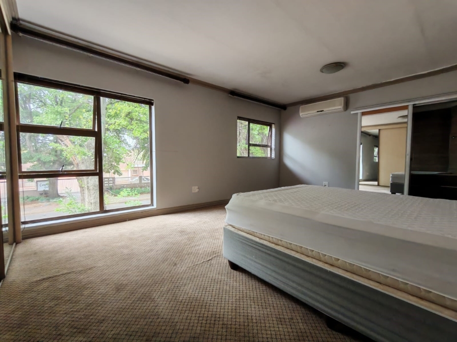 4 Bedroom Property for Sale in Three Rivers Proper Gauteng